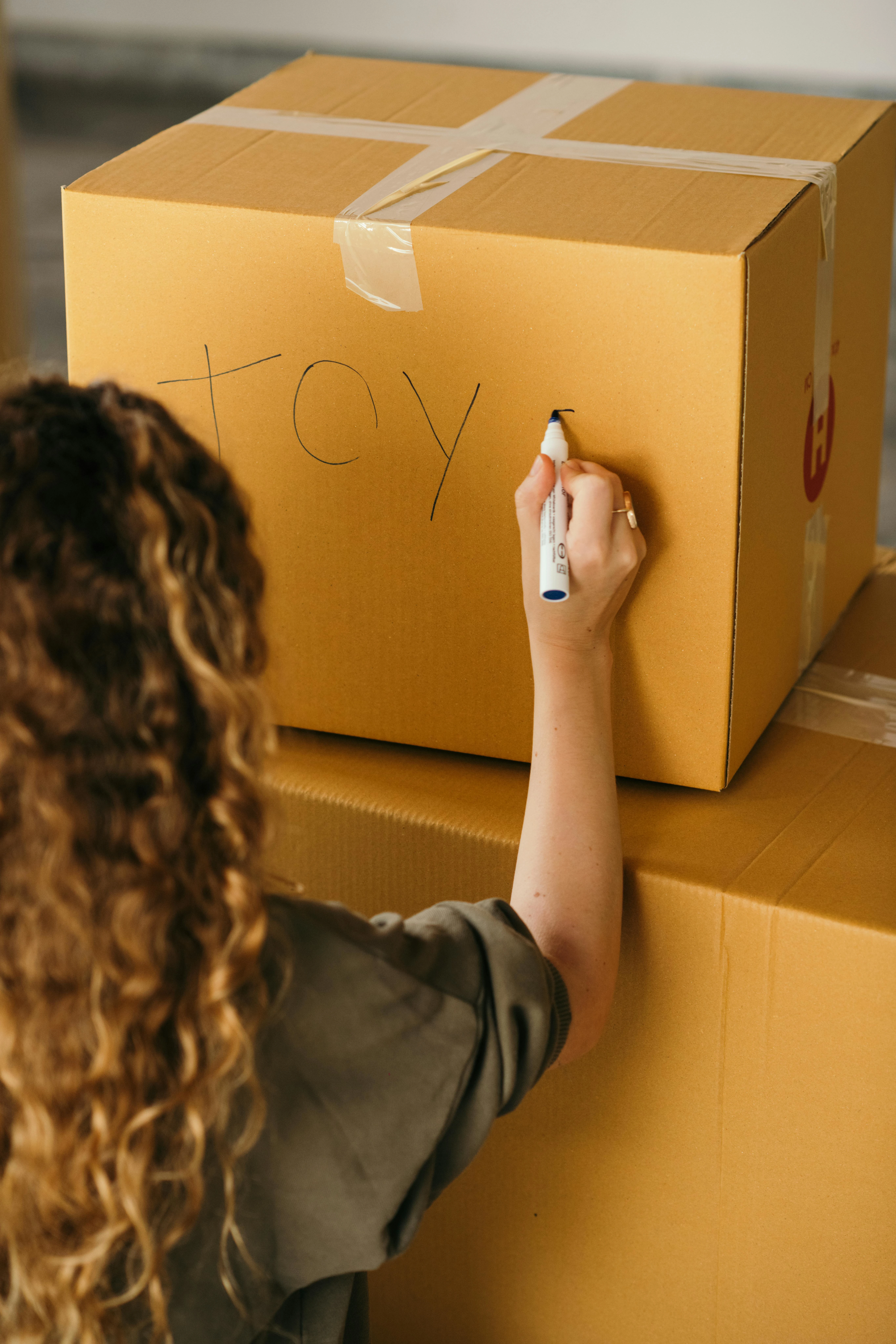 Packed fragile items in boxes
